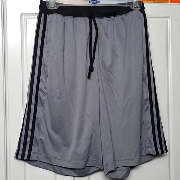 Sport shorts - Adidas "climalite" - Picture 1 of 4